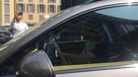 VIDEO - Incontro terminato, Conte lascia gli uffici dell'Inter