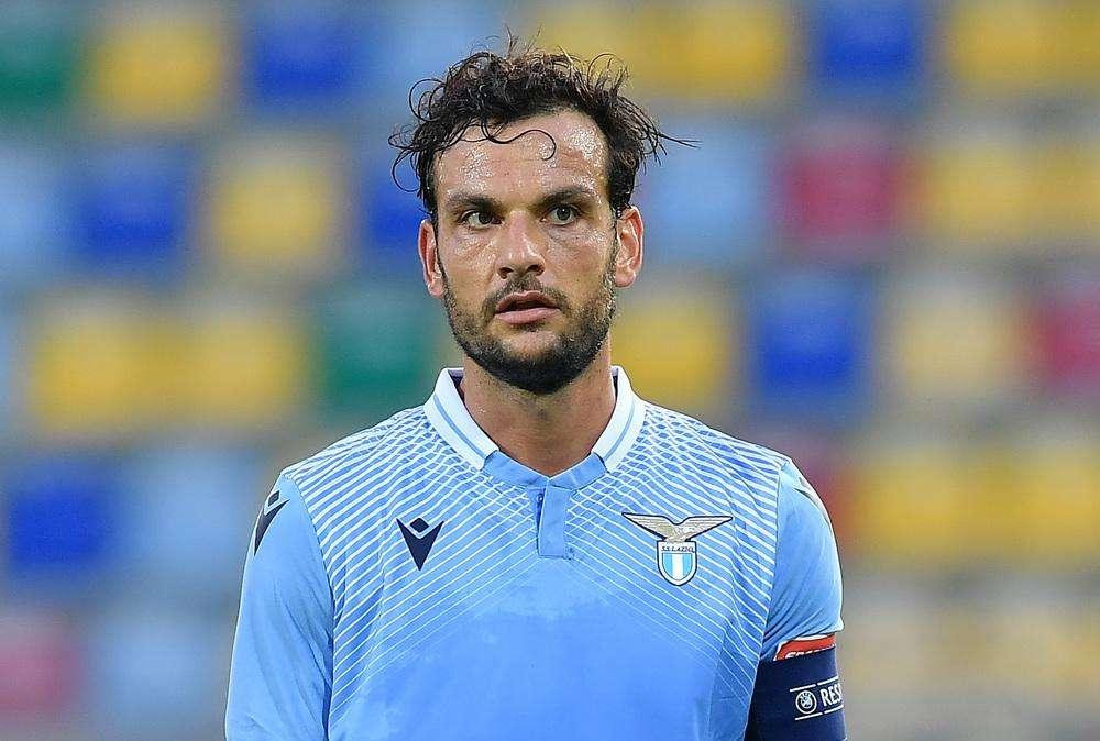 Lazio, Parolo contro le due espulsioni: "La provocazione di Vidal parte del gioco"