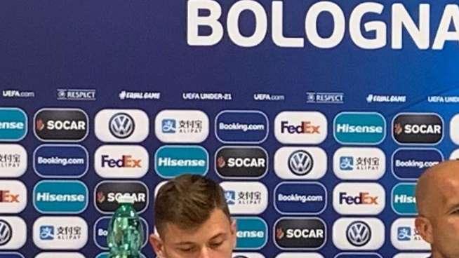 Barella va in dribbling: "Non penso al mercato. Il prezzo? Decidono i club"