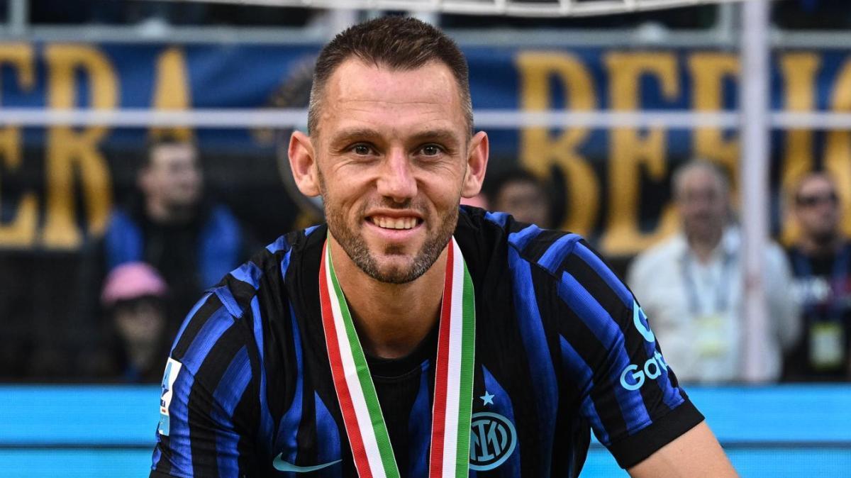 L'Inter saluta De Vrij: "Sempre pronto a dare tutto, bellissimo vincere insieme"