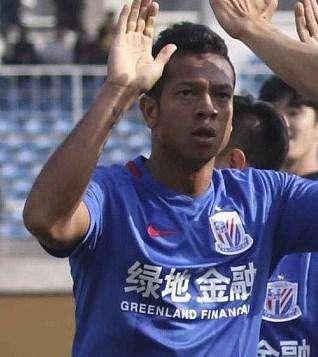 Lo Shanghai Shenhua vola sulle ali di Guarin e Martins