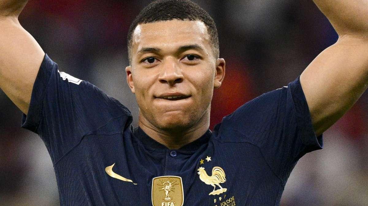 Borja Valero: "Incontrammo Mbappé in amichevole: fece un cambio di ritmo a De Vrij che ci piegò dalle risate"