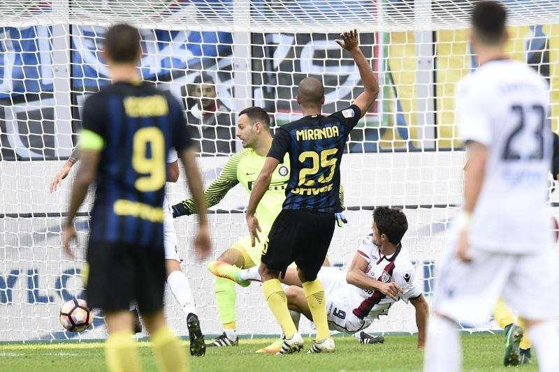 Inter-Cagliari - Il primo gol dei sardi è regolare. Bruno Alves con un braccio all'88': poteva starci il rigore