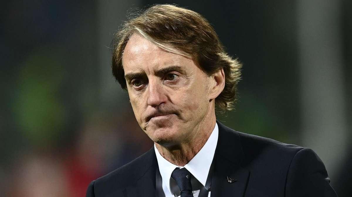 Italia, Mancini annuncia la formazione anti-Germania: in difesa c'è Bastoni. Su Zaccagni e Lazzari: "Non sono deluso"