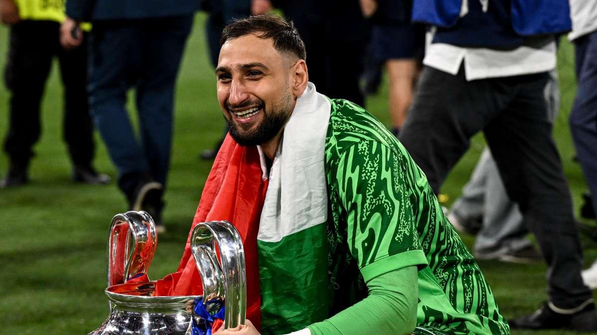 UFFICIALE - Donnarumma firma per il Man. City fino al 2030: "Ogni giocatore del mondo vorrebbe giocare qui" 