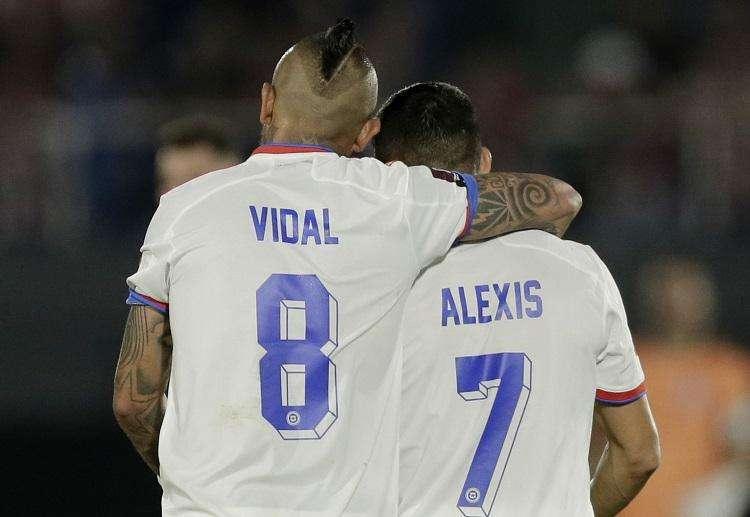 Vidal all'amico Sanchez: "Vattene dall'Inter, Inzaghi non ti vuole. Gioca Mkhitaryan... mi voglio uccidere"