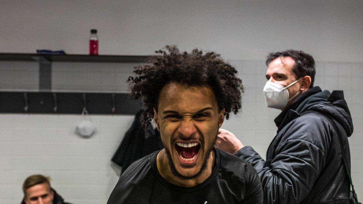 Lazaro unico interista a sorridere: "Ce l'abbiamo fatta. Ottavi di finale per la prima volta nella storia"