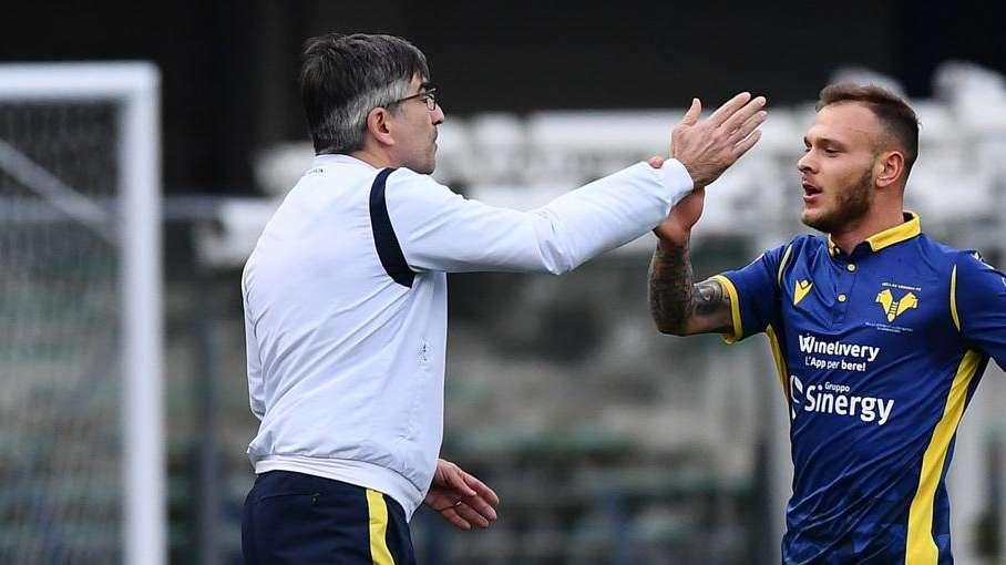 Verona show col Napoli (3-1): Dimarco sbaglia, poi diventa protagonista. Genoa, 3 punti d'oro