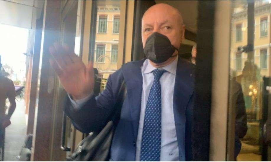 VIDEO - Marotta, no comment all'uscita dall'assemblea di Lega. Solo una risposta gestuale su D'Ambrosio