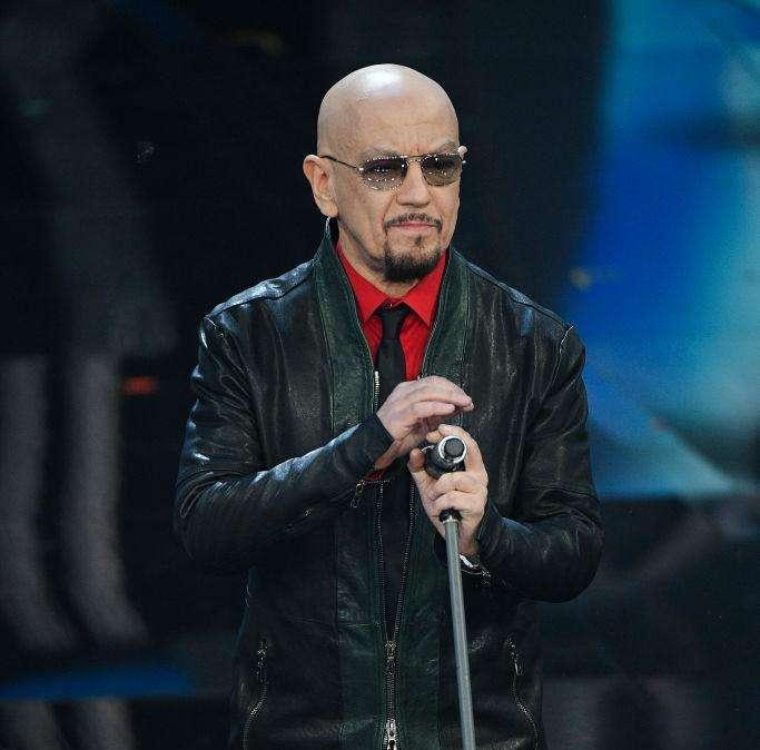 Dopo Maicon, altro acquisto eccellente per il Sona: tesserato il cantautore Enrico Ruggeri