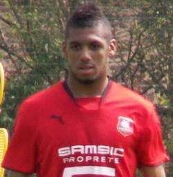 Sfuma l'idea M'Vila: il mediano va al Liverpool?