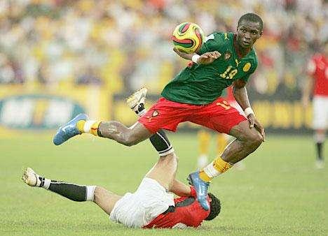 Stephane Mbia e il suo sponsor di lusso