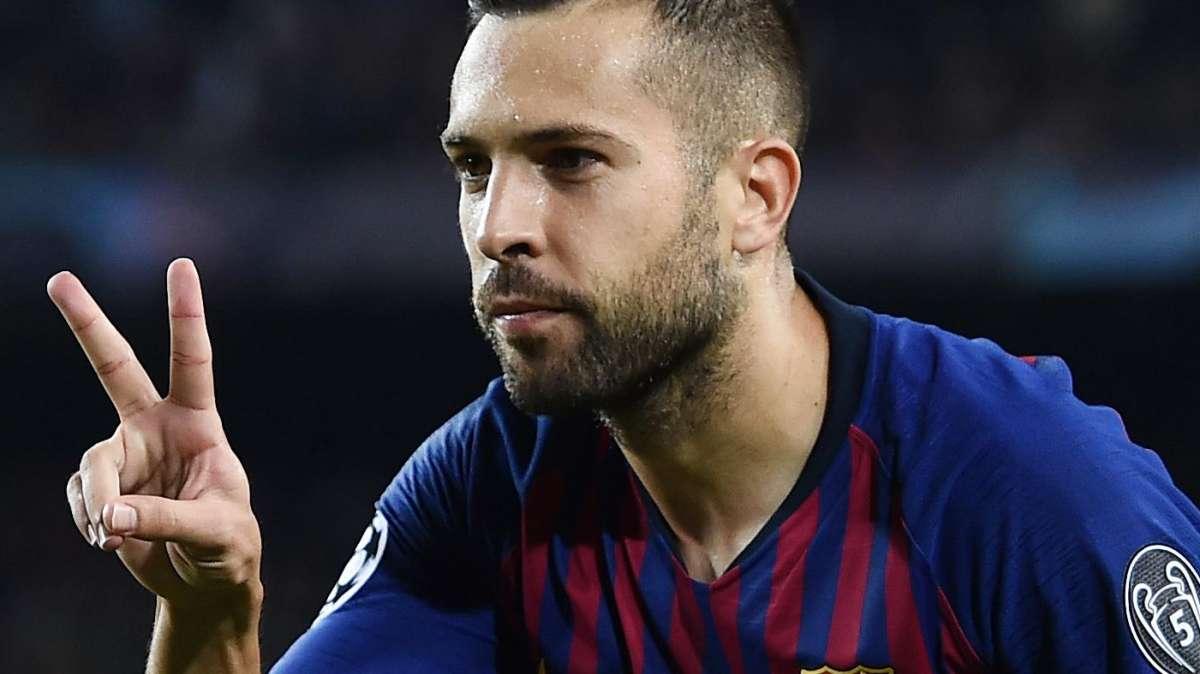 TS - Lautaro, il Barça offre 65 mln più Jordi Alba. L'Inter rilancia e pensa a Suarez