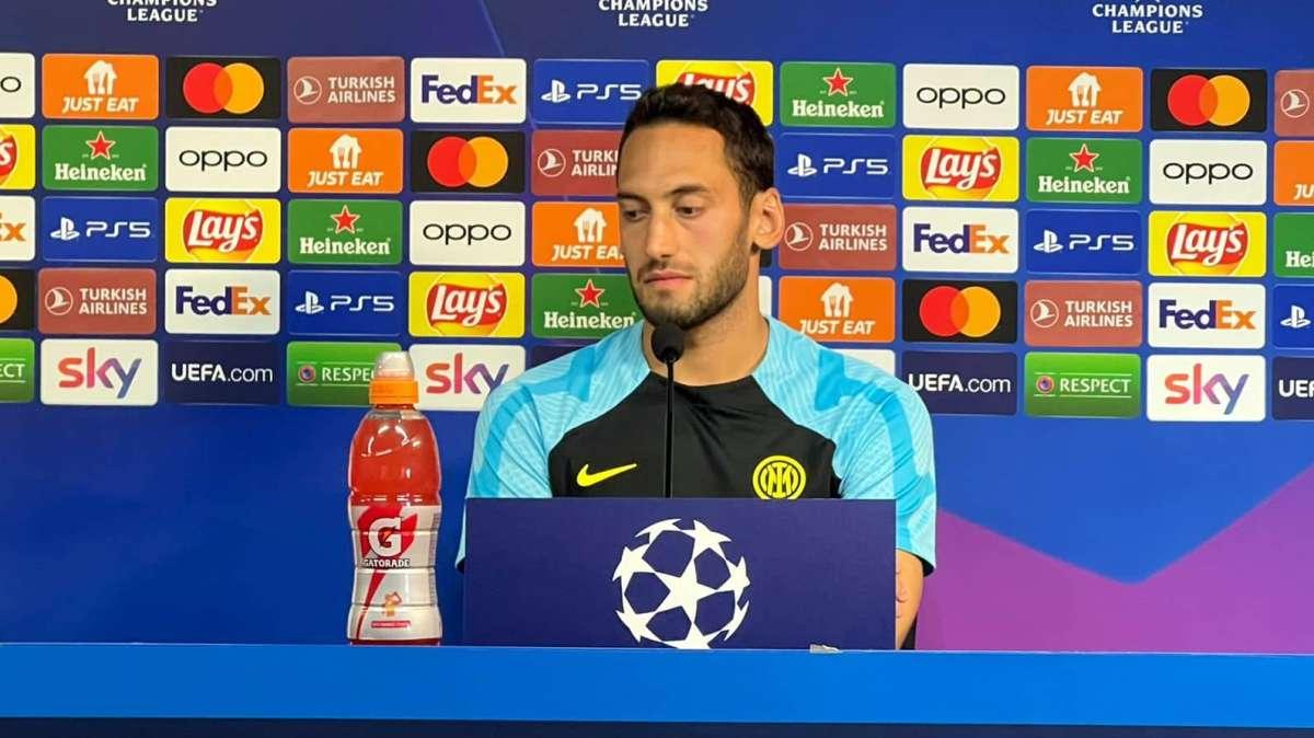  Calhanoglu: "Derby fastidioso e doloroso, ma è passato. Si sbaglia e ci si rialza insieme"