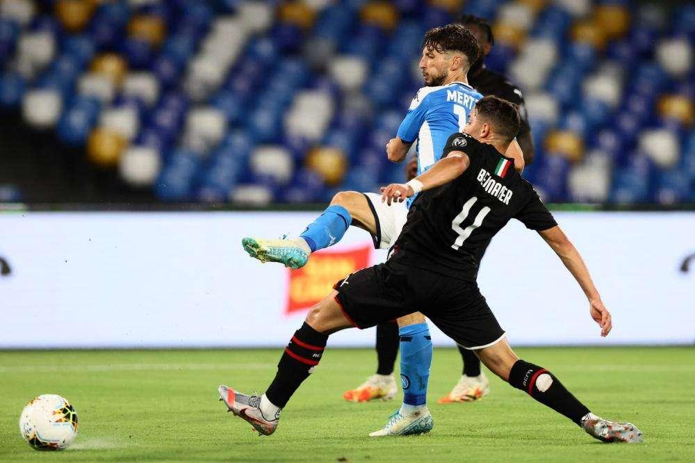 Serie A, è 2-2 tra Napoli e Milan: gli azzurri falliscono l'aggancio alla Roma