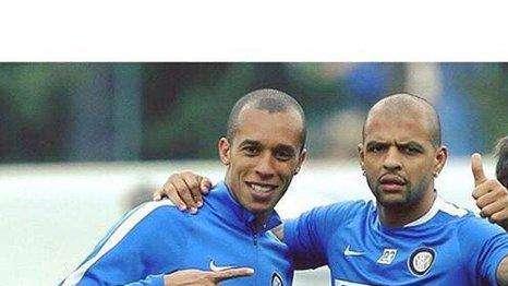 Melo, tweet con Miranda: "Una bestia della difesa"