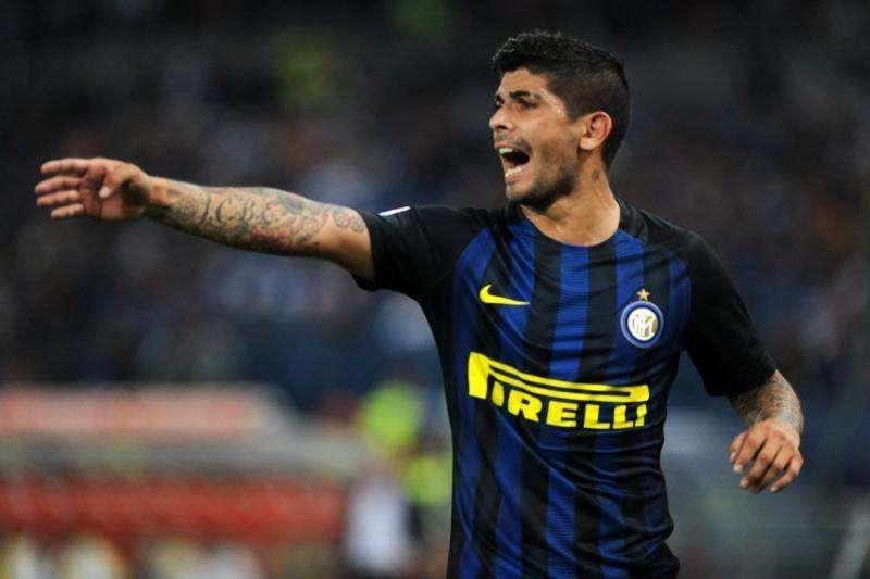 Sky - Con il Cagliari confermato Banega dietro Icardi