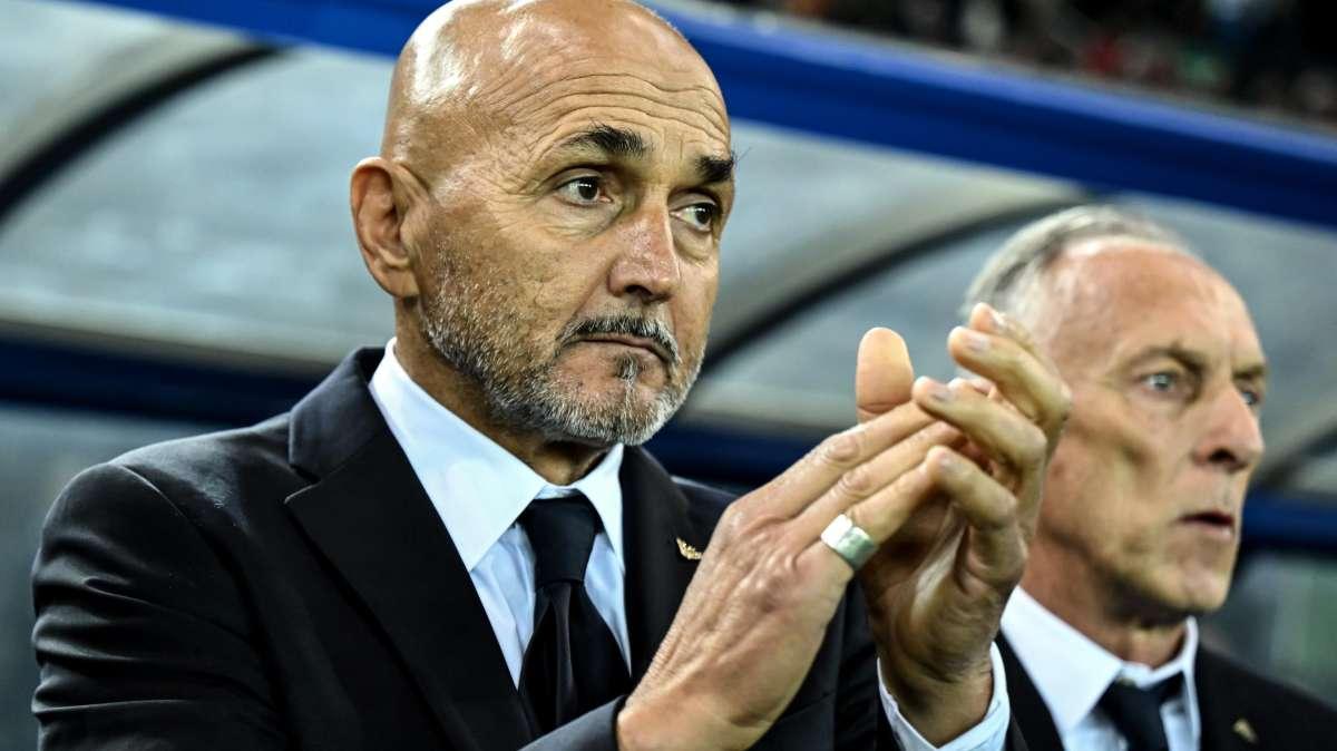 Spalletti: "In Serie A partite belle, tirate e incerte come Inter-Napoli". Poi esalta Bastoni: "Attaccante aggiunto"