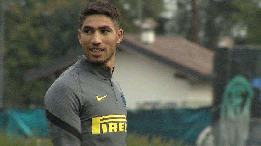 La carica di Hakimi alla squadra prima della sfida col Genoa: "Come on Inter!"