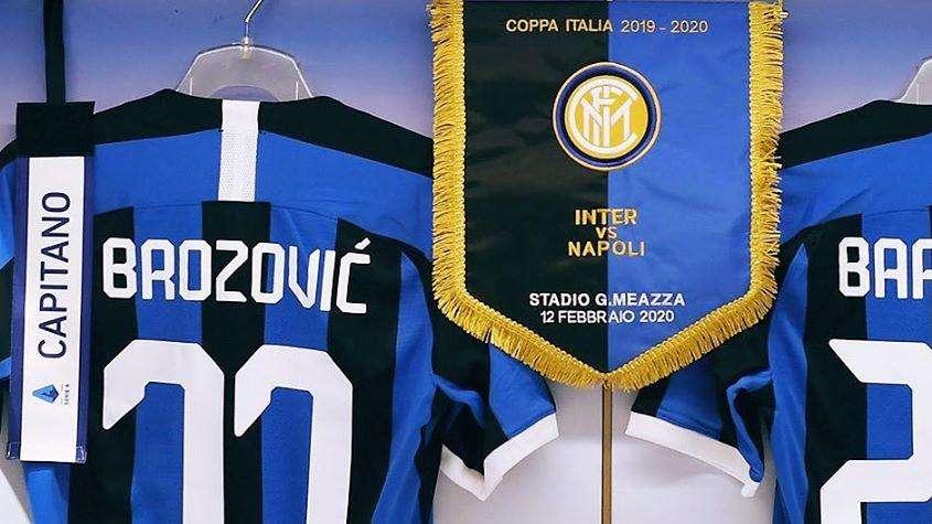 FOTO - Primi scatti dallo spogliatoio: Brozovic capitano. La 10 di Lautaro affianca la 9 Lukaku