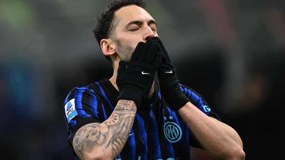 GdS - Calhanoglu-Inter, senza rinnovo sarà addio. Dialoghi in primavera: si studia il prolungamento di un anno con opzione 