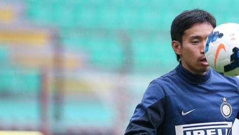 FOTO - Nagatomo, tutto ok: in palleggio a San Siro