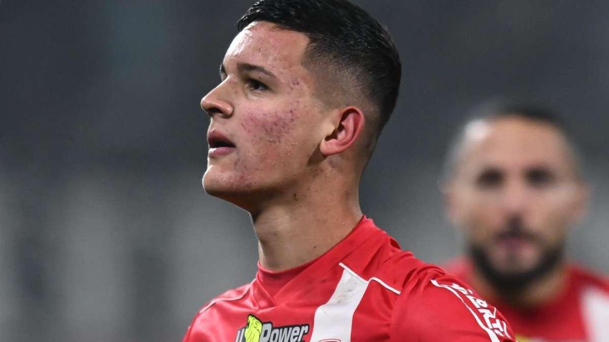 Garnacho esalta Valentin Carboni dopo l'esordio con l'Argentina: "Que crack, amigo"