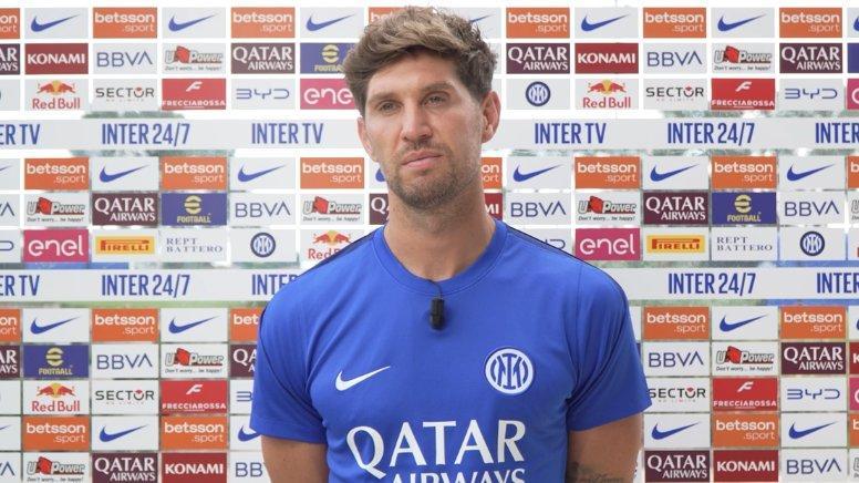 Stones: "Inter sfida perfetta. La difesa a tre è un'opportunità di crescita"