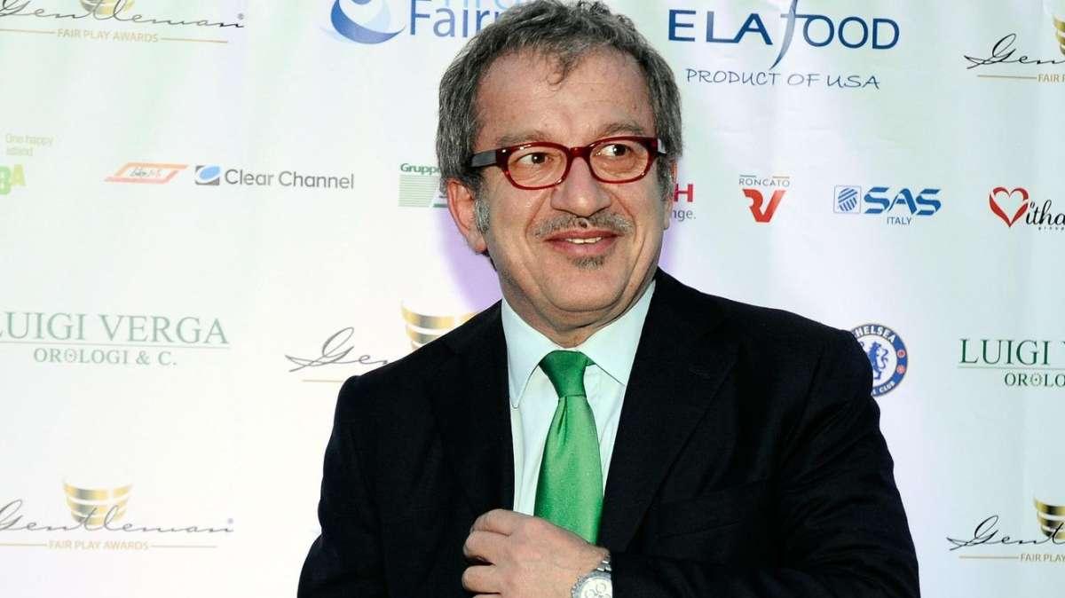 Maroni punge: "ET non ha la passione di Berlusconi"