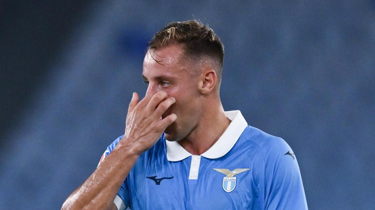 Lazio, la Curva attacca: "Benvenuto Frattesi, stic...i di Frattesi. L'obiettivo..."