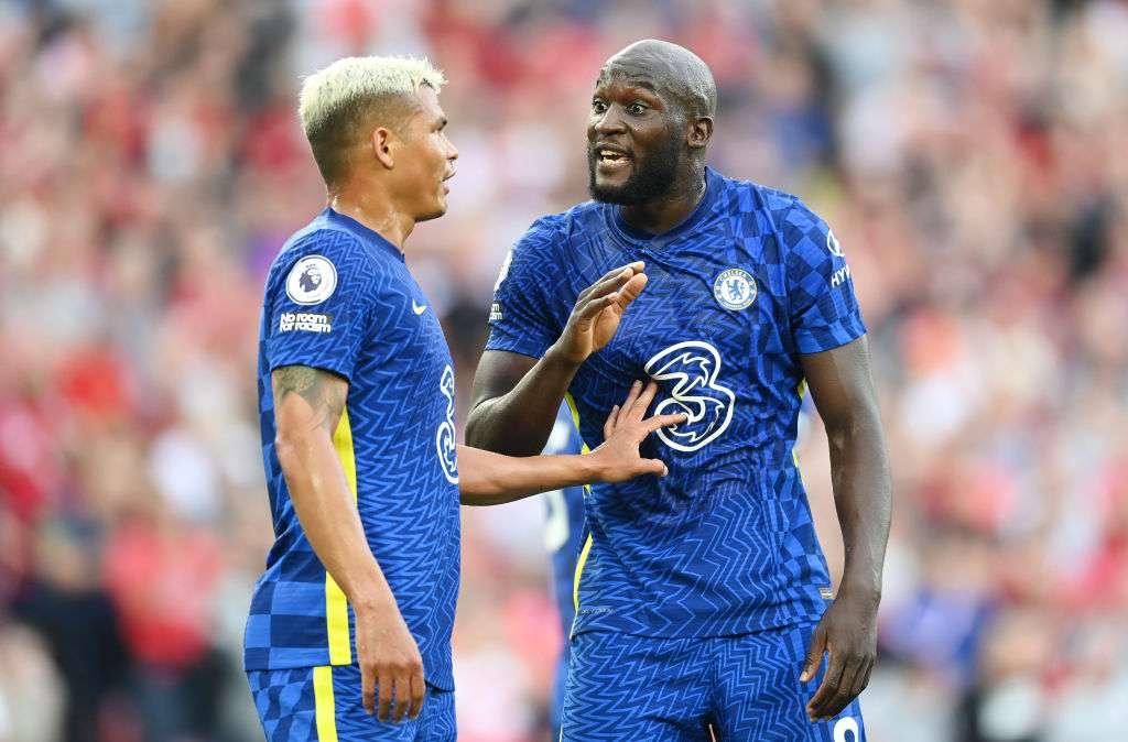 Lukaku è annullato da Van Dijk e Matip: 1-1 ad Anfield tra Liverpool e Chelsea