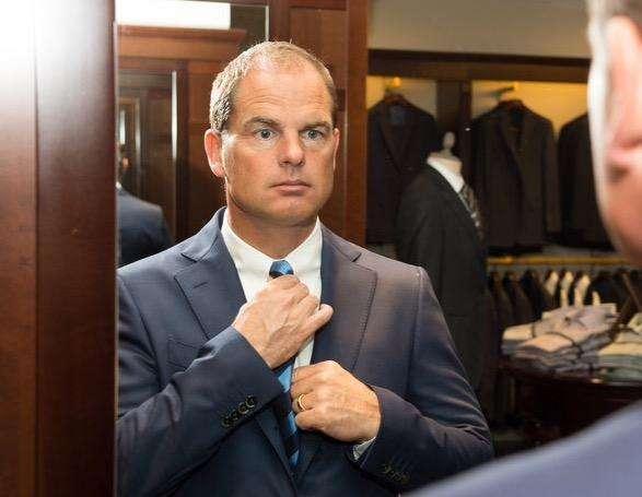 De Boer e il suo staff in visita da Brooks Brothers
