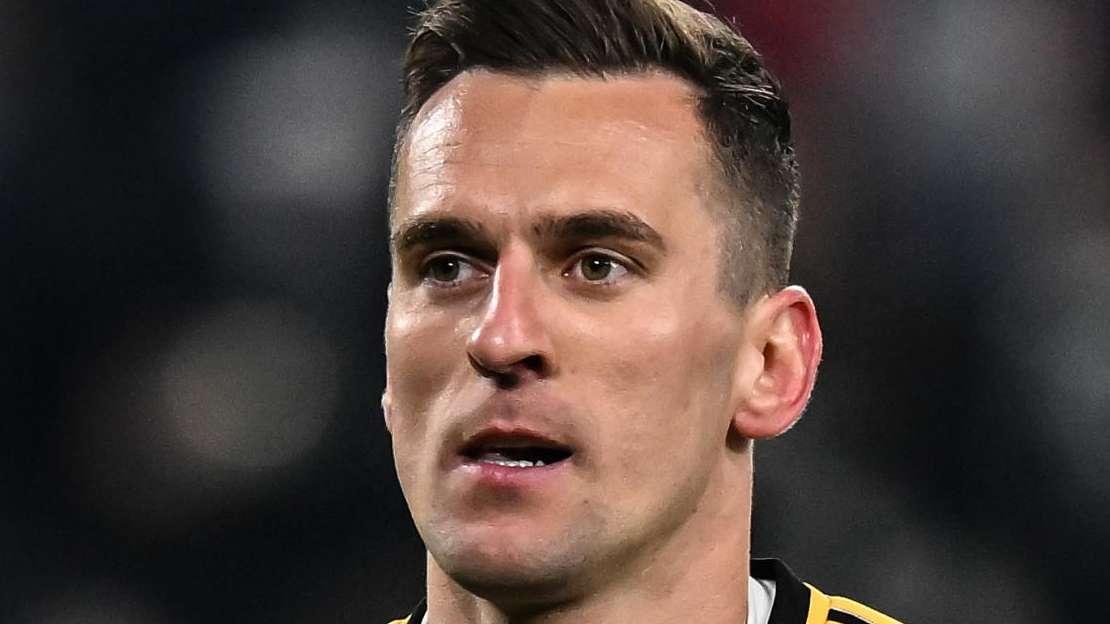 Juve, prosegue il calvario di Milik: altro intervento, tempi di recupero da valutare