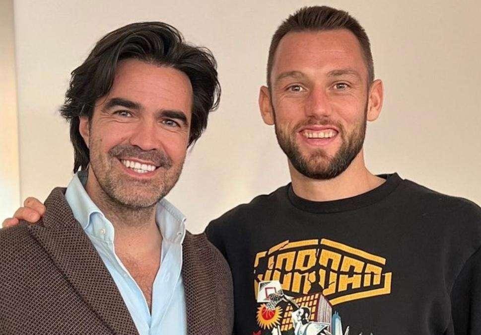 Pastorello a Milano con De Vrij: "Un piacere incontrare te e la tua famiglia" 