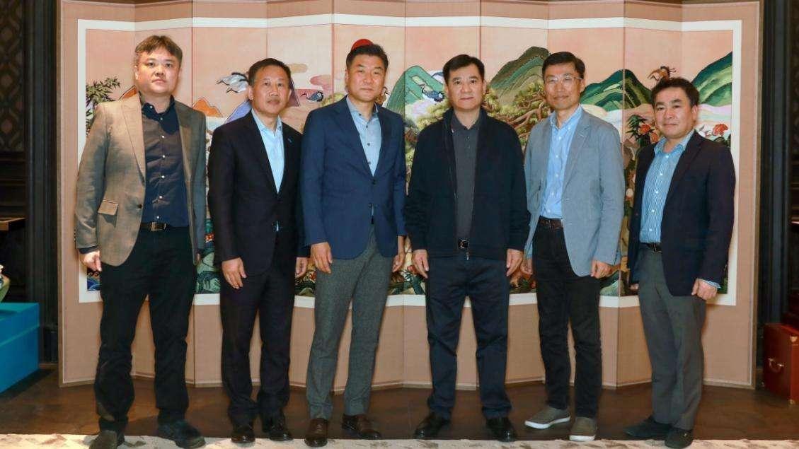 Da Hisense a Huawei, da Xiaomi a Samsung: Suning scatenata. E dal mazzo può uscire il jolly nerazzurro