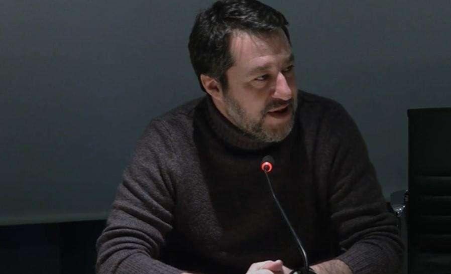 Salvini: "Spero che Milano abbia uno stadio moderno. Se no andrò a tifare Milan a Sesto"