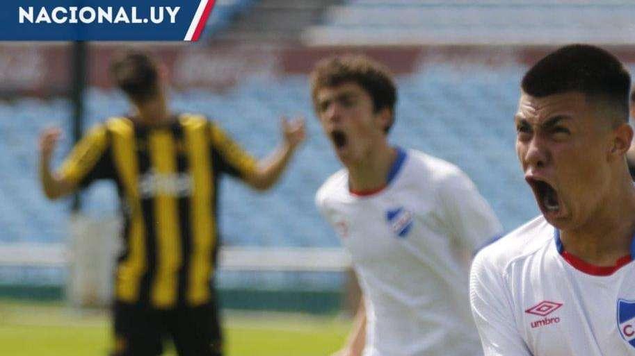 Paco Casal a FcIN: "Satriano, fisico alla Cavani, veloce e tecnico. Può diventare un grande giocatore"
