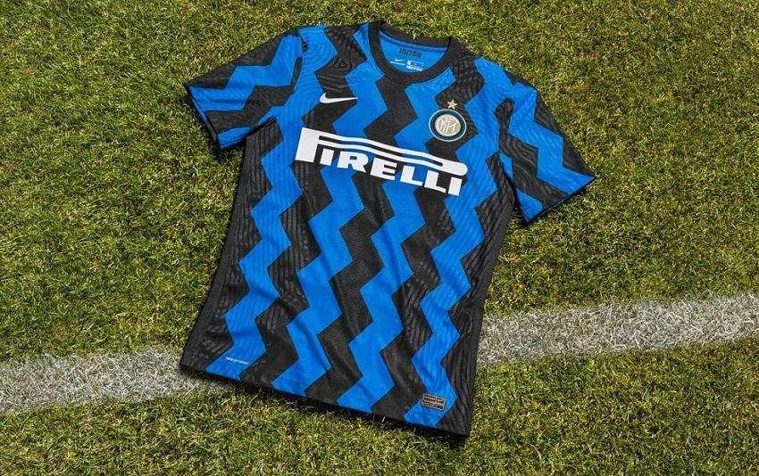 CdS - Oggi la nuova maglia: sarà indossata subito. Pirelli main-sponsor ancora per un anno, poi si cambia