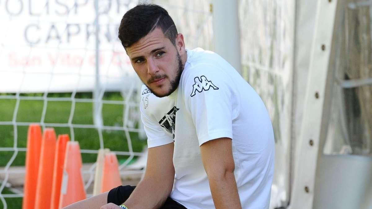 Gazzetta - E' il giorno di Destro al Genoa. La Juve...
