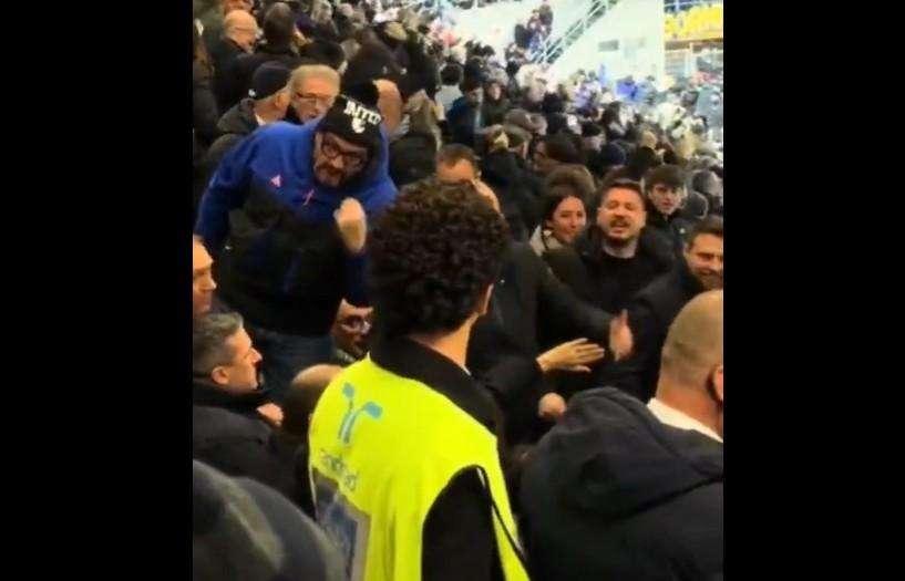 VIDEO - Animi infuocati in primo anello rosso dopo il gol di Zielinski: dirigenti Juventus insultati dai tifosi