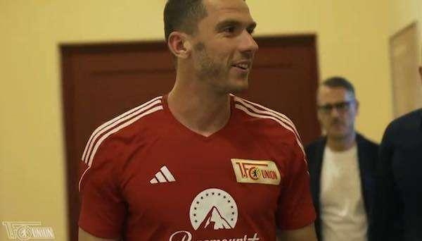 Union Berlino, primi applausi per Gosens: oggi allo stadio in più di 2mila per l'allenamento a porte aperte