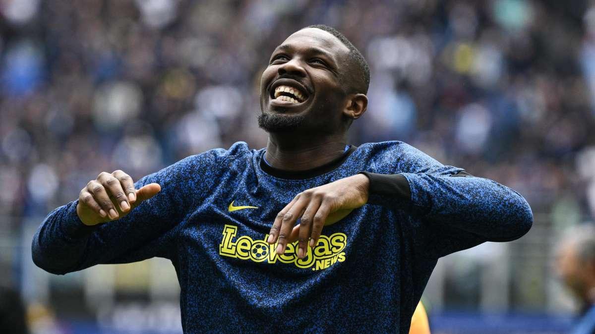 Thuram compie 27 anni, secondo compleanno in maglia nerazzurra: gli auguri dell'Inter