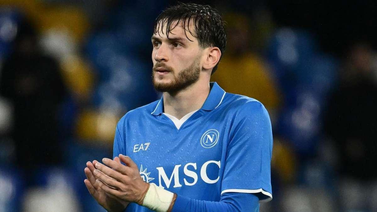 Napoli, brutta notizia per Conte: Kvara ha accusato una lesione di basso grado del legamento collaterale mediale
