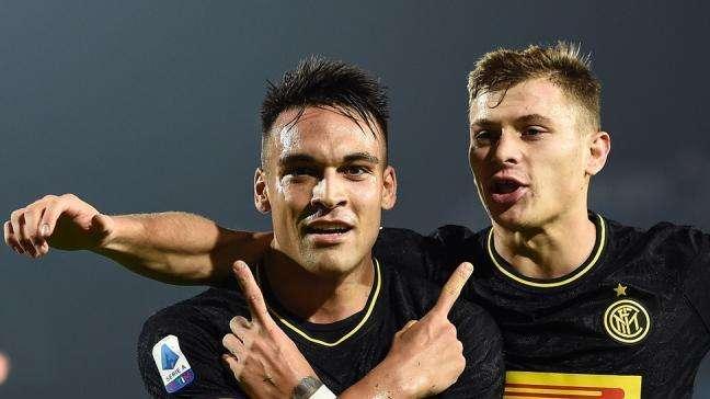 Lautaro Martinez, sorrisi ad Appiano e un hashtag dedicato al mondo nerazzurro: "Forza Inter"
