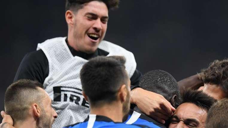 Brozovic e Lukaku, se questi sono litiganti... Coi loro gol Milano è ancora nerazzurra, Milan al tappeto