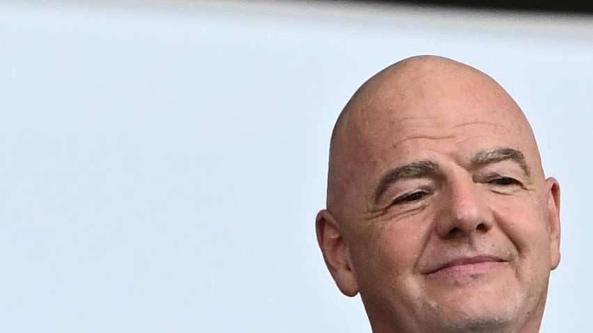 Dal ritorno della 'luce' sul fuorigioco allo stop al tempo: il 1° marzo FIFA e IFAB a colloquio per le nuove regole