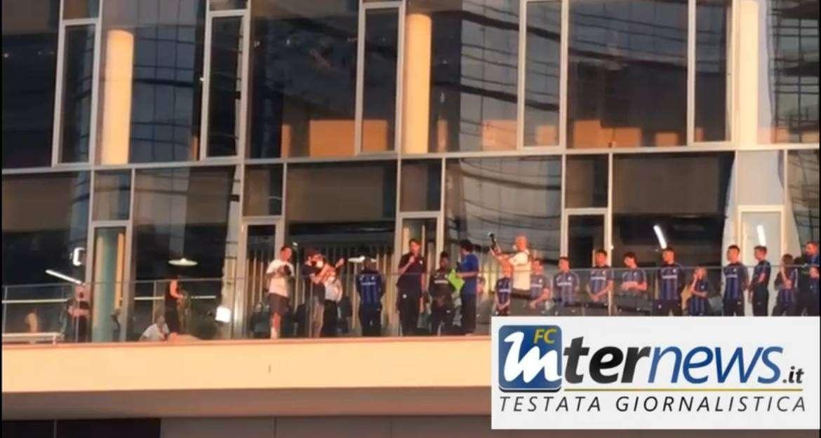 VIDEO - Evento maglia Home 22/23, Inzaghi ai tifosi: "Siete speciali". Giocatori scatenati