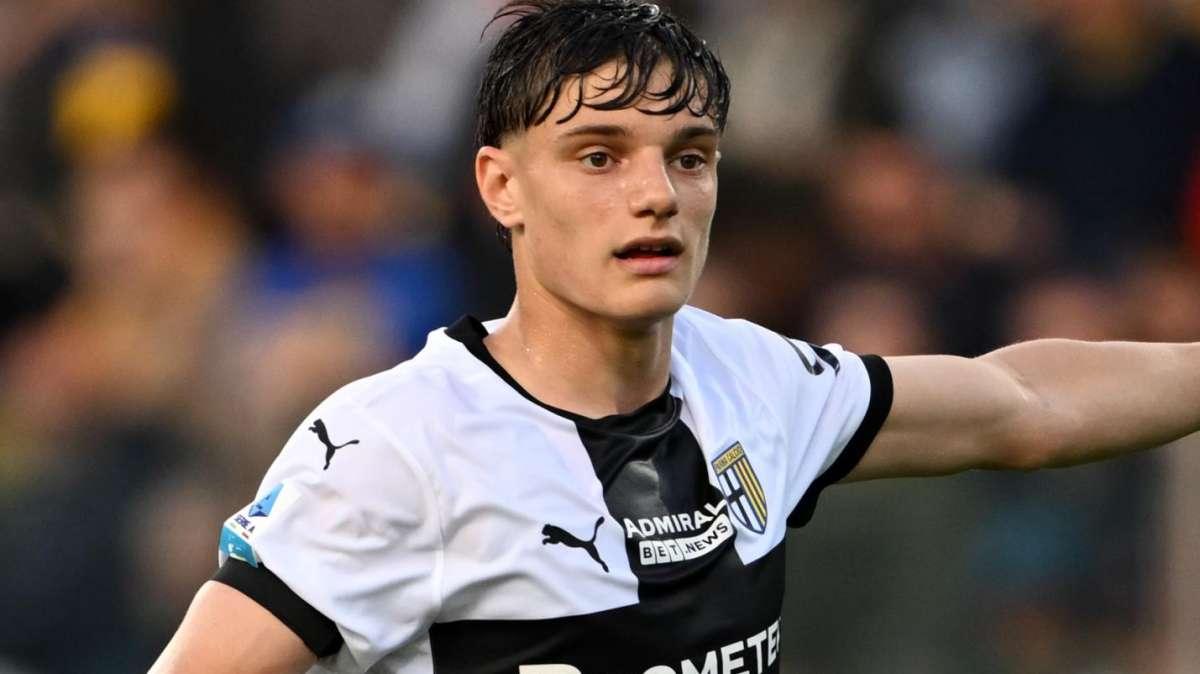 GdS - Il Milan non molla Leoni: il Parma spera in un'asta con l'Inter