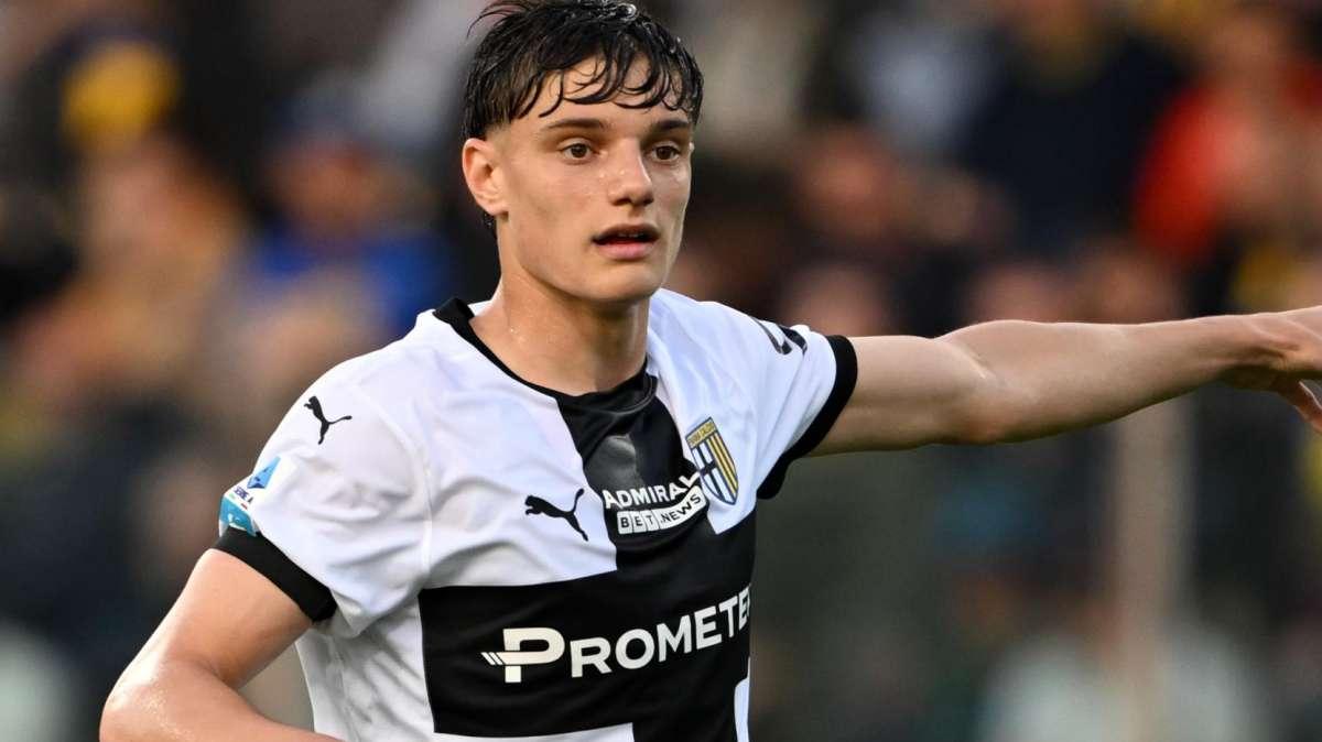 Da Parma - Non solo Inter, Milan e Juventus: su Leoni c'è anche l'interesse del Liverpool 
