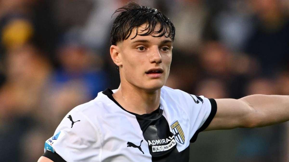 Leoni: "Prima del Liverpool niente di concreto con nessuna italiana. Chivu allenatore bravissimo. Vi spiego perché"